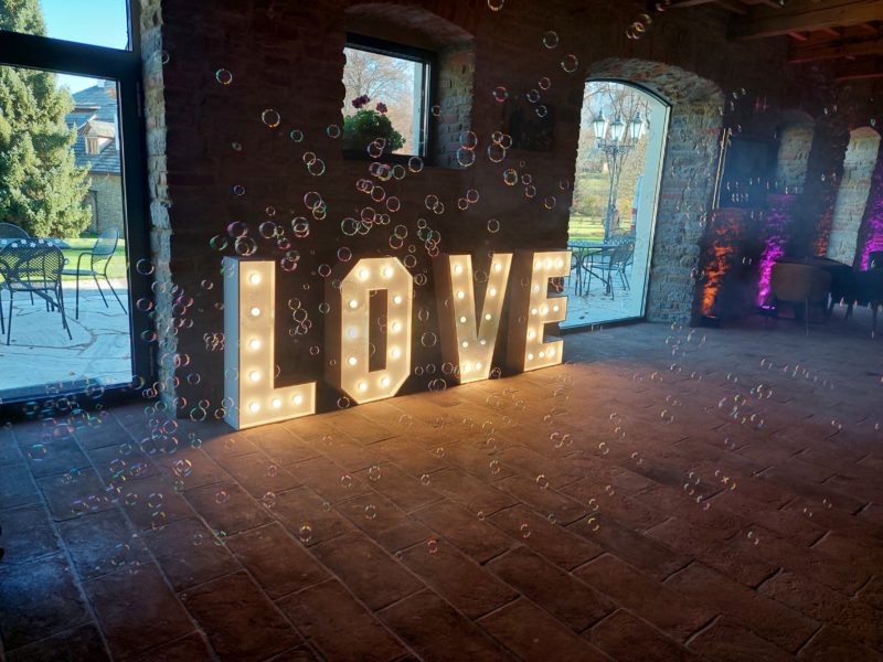 Nápis LOVE & Bublifuk