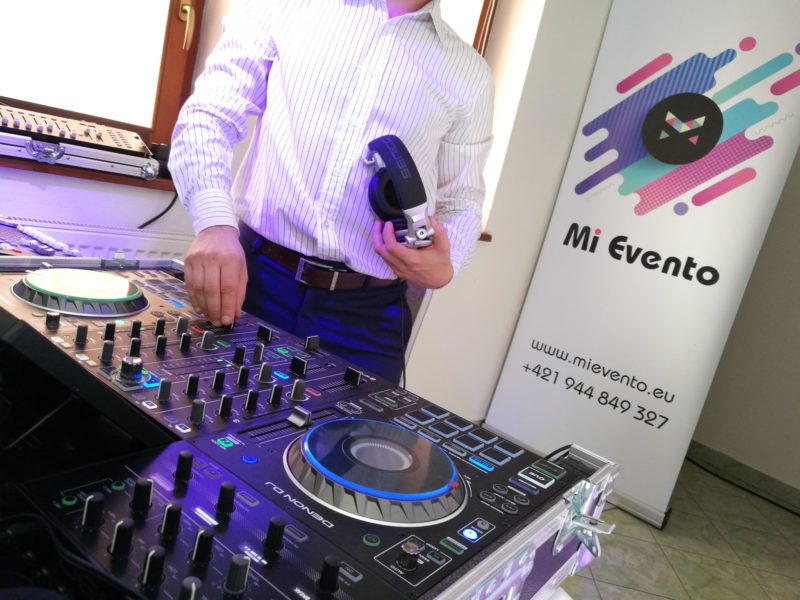 DJ a moderátor